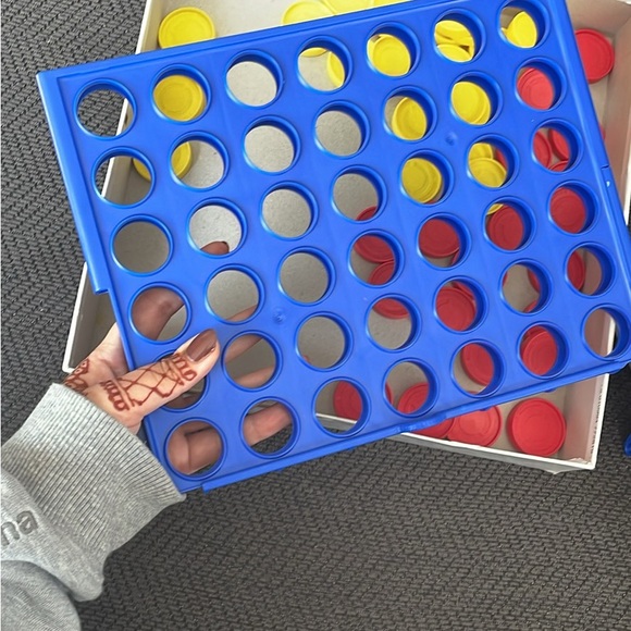 Connect Four - Picture 2 of 3